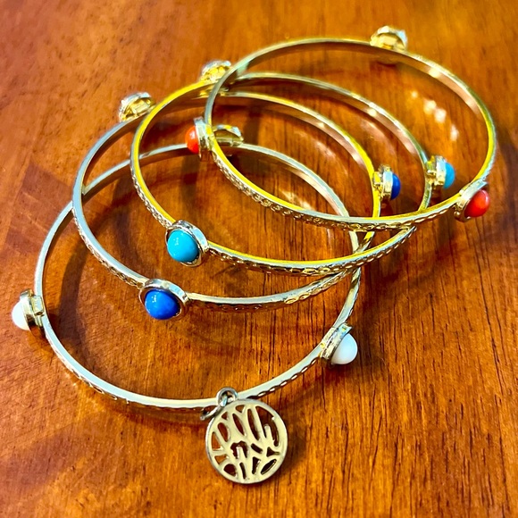 Lilly Pulitzer Jewelry - Lilly Pulitzer Stacked Bangle Bracelets set Lilly signature charm gold tone bead